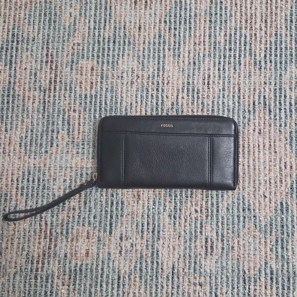 Fossil Wallet - Picture 1 of 3